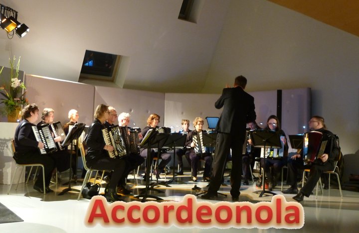 Accordeonola en La Mer in Triade